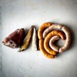 Arenque defumado, salsicha, linguiça e joelho de porco - Herr Sauerkraut