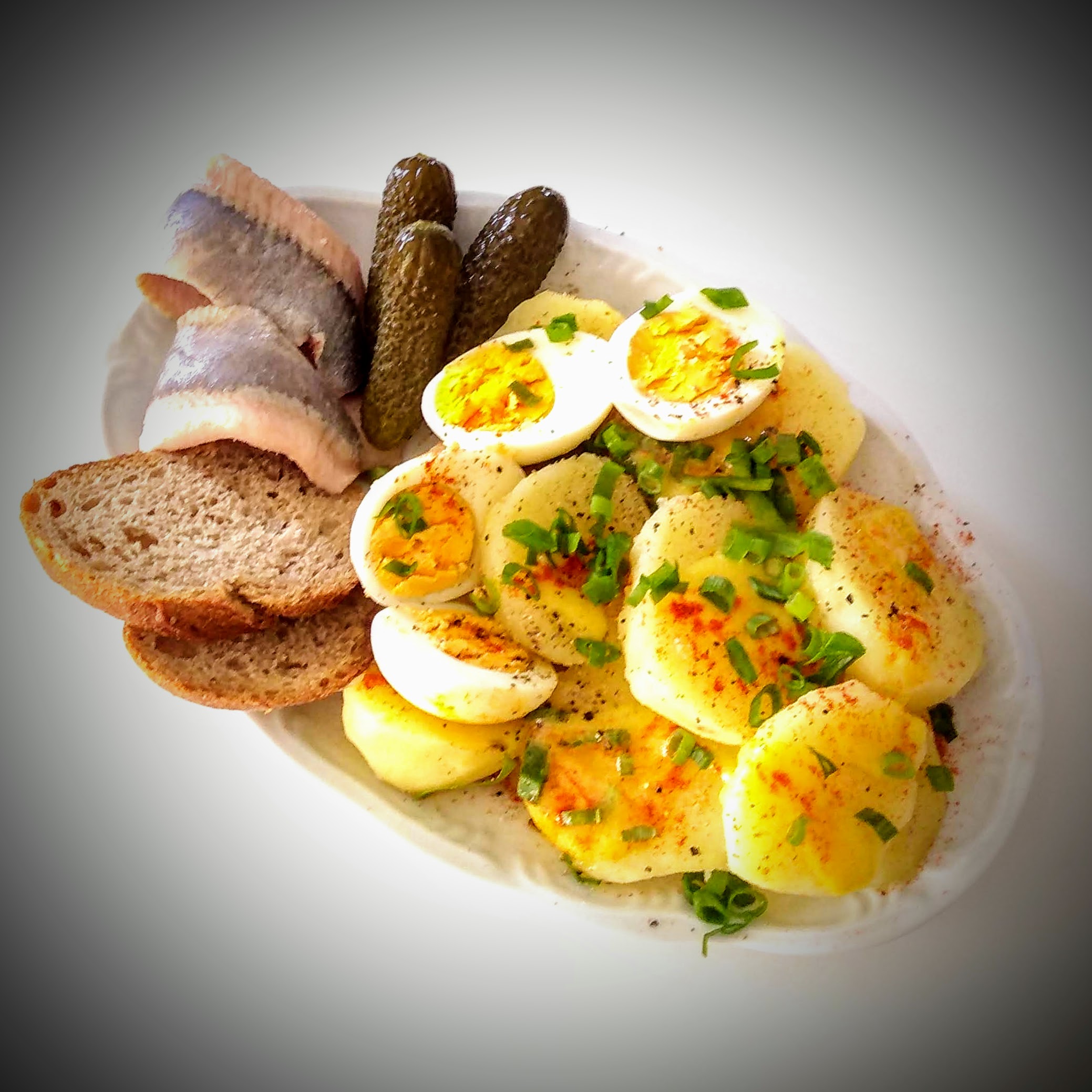 Arenque, Pão de Centeio, Pepino e Batata